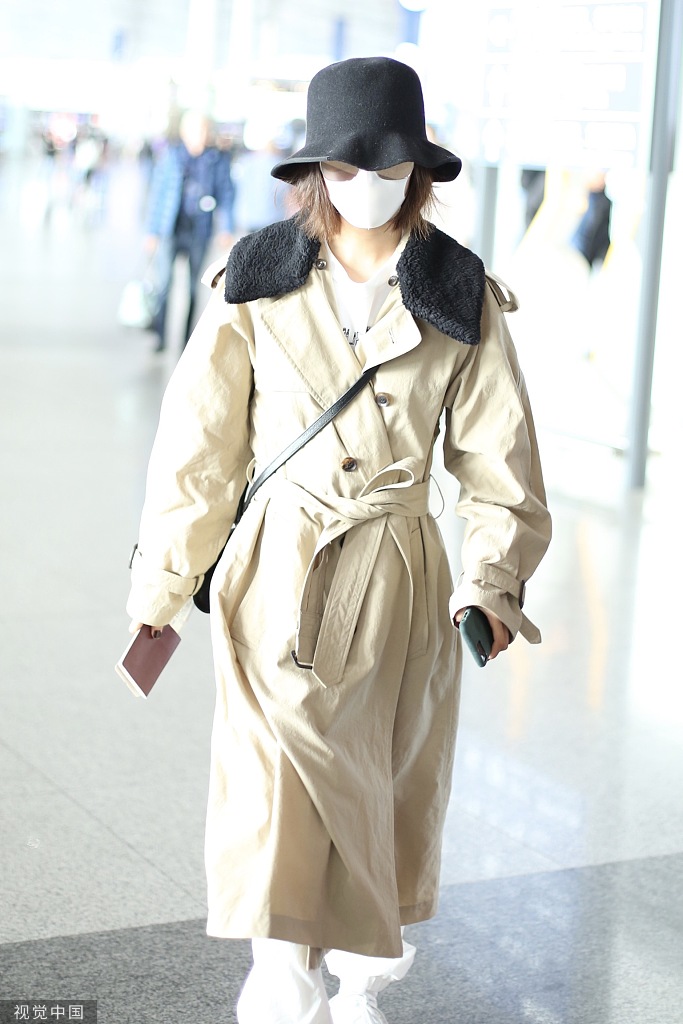 风衣艺术展_艺术展海报设计(3)