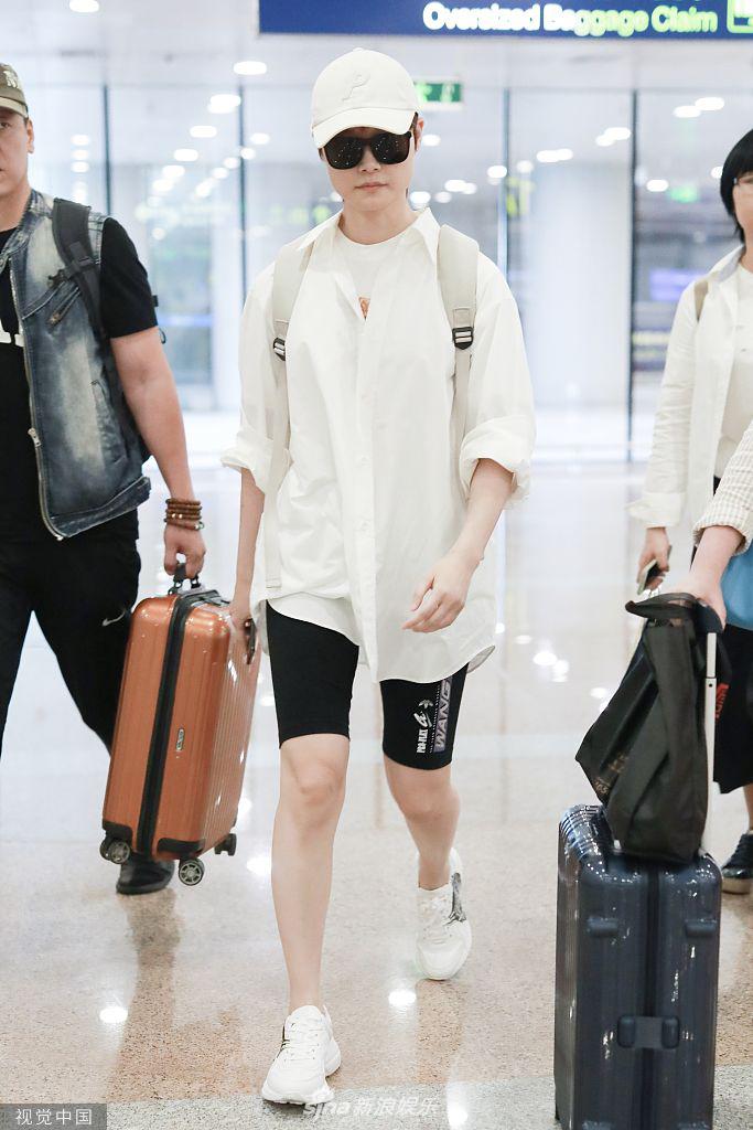 时尚穿搭秀综艺 55a6-iepyyhi5008727.jpg