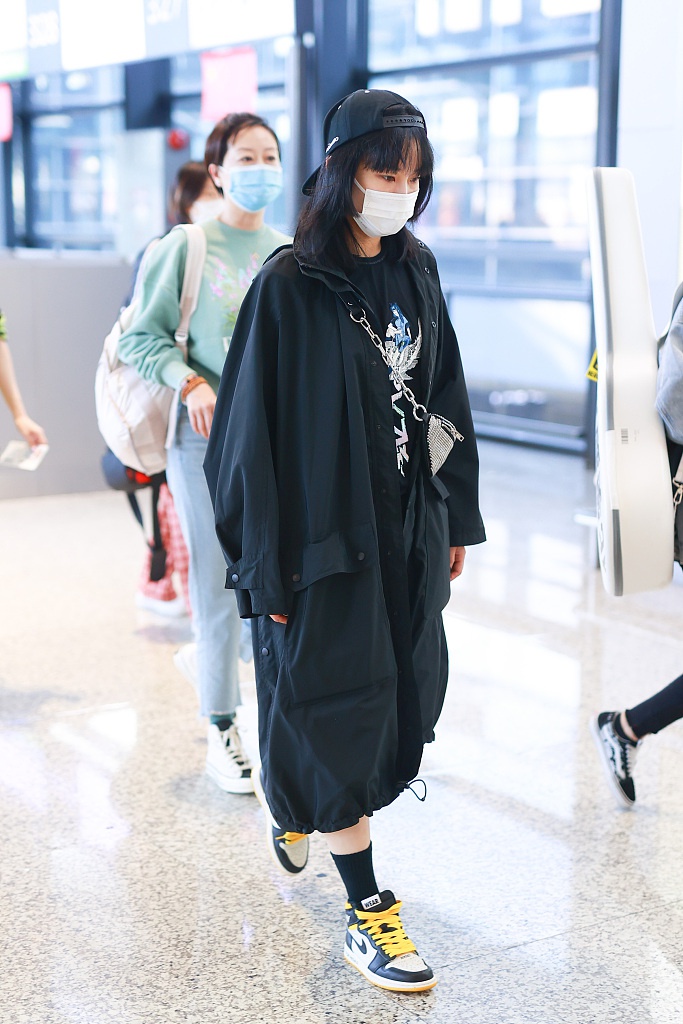 风衣配短裤男_风衣男(3)