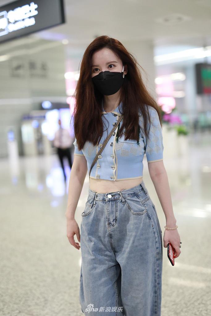 61f2-iteyfww6826139.jpg