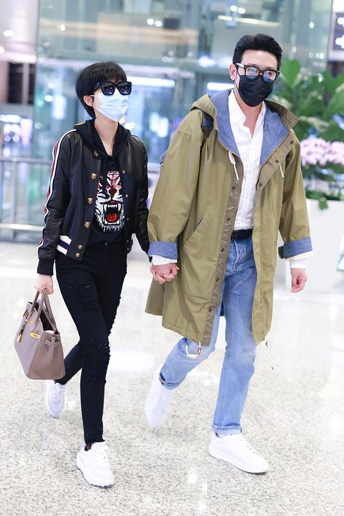 鲍蕾的风衣_鲍蕾鲍莉