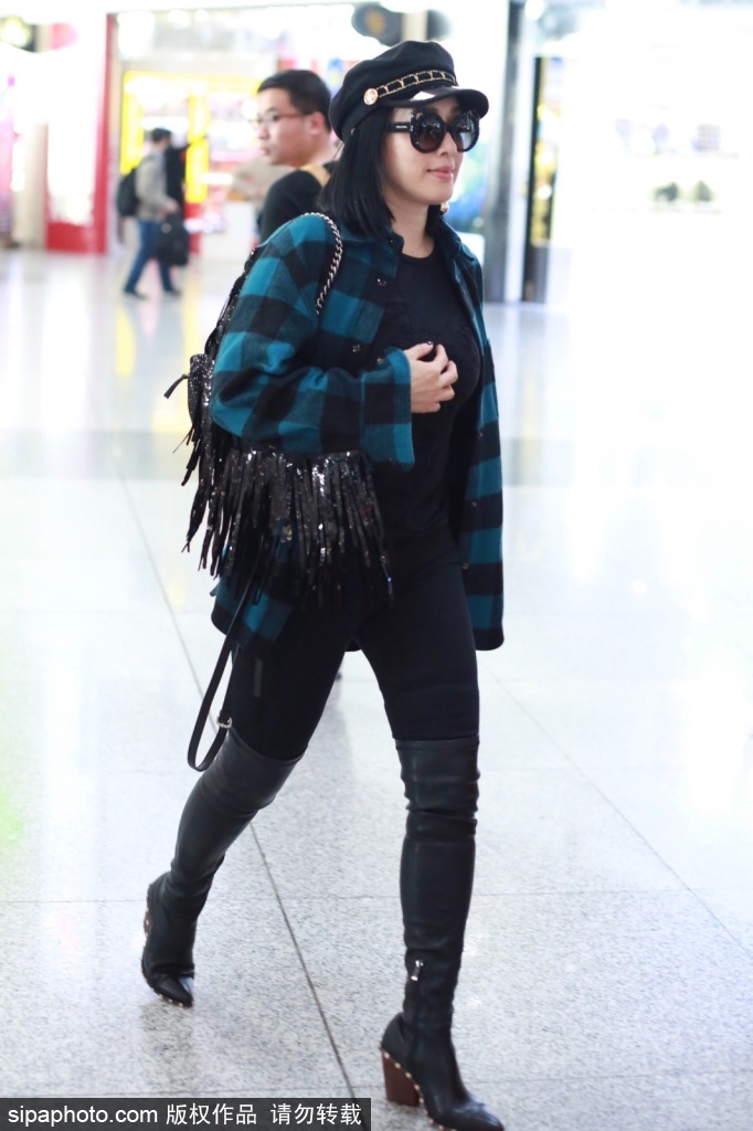 梅西晃倒博阿滕-乐鱼app(leyu)官方网站-乐鱼官网