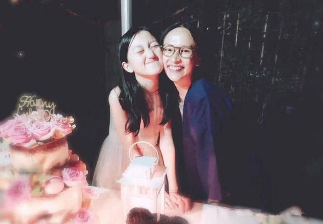 偶遇王菲李嫣母女图片