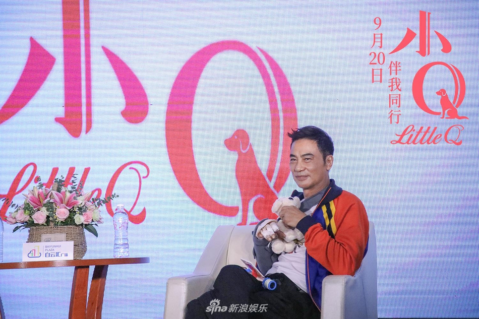 任达华遇袭后首度复工 右手仍包扎严实惹人心疼