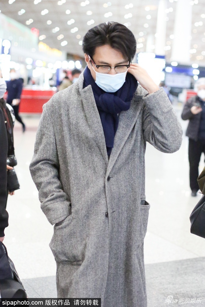 靳东蓝色风衣_靳东穿风衣图片(3)