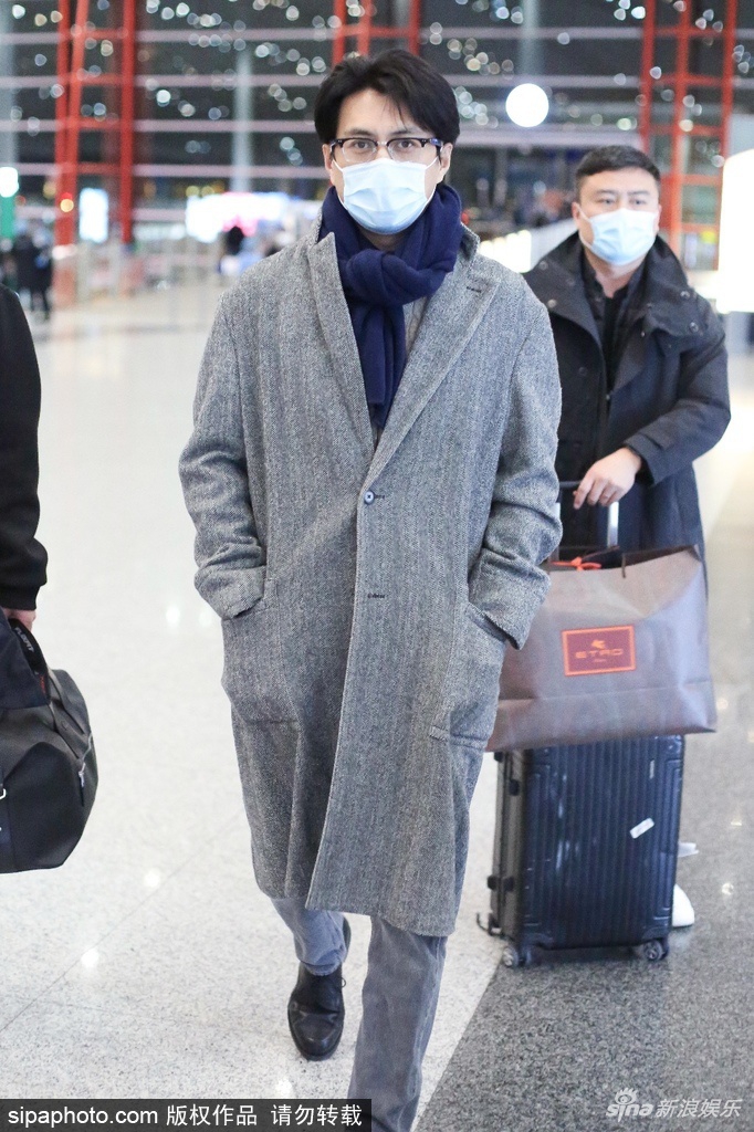 靳东蓝色风衣_靳东穿风衣图片(3)