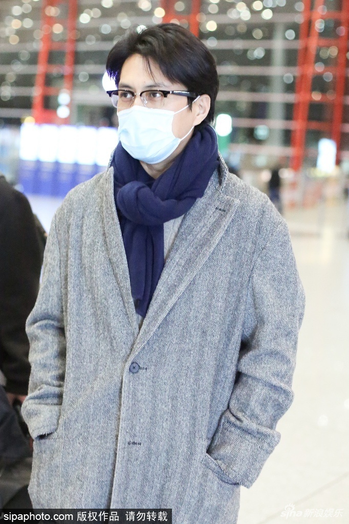 靳东蓝色风衣_靳东穿风衣图片(3)