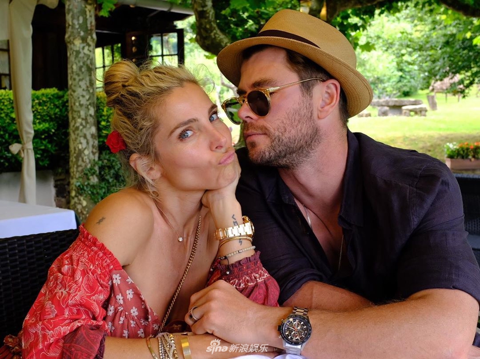 锤嫂晒一家温馨照片为锤哥庆生 深情表白：我的挚爱