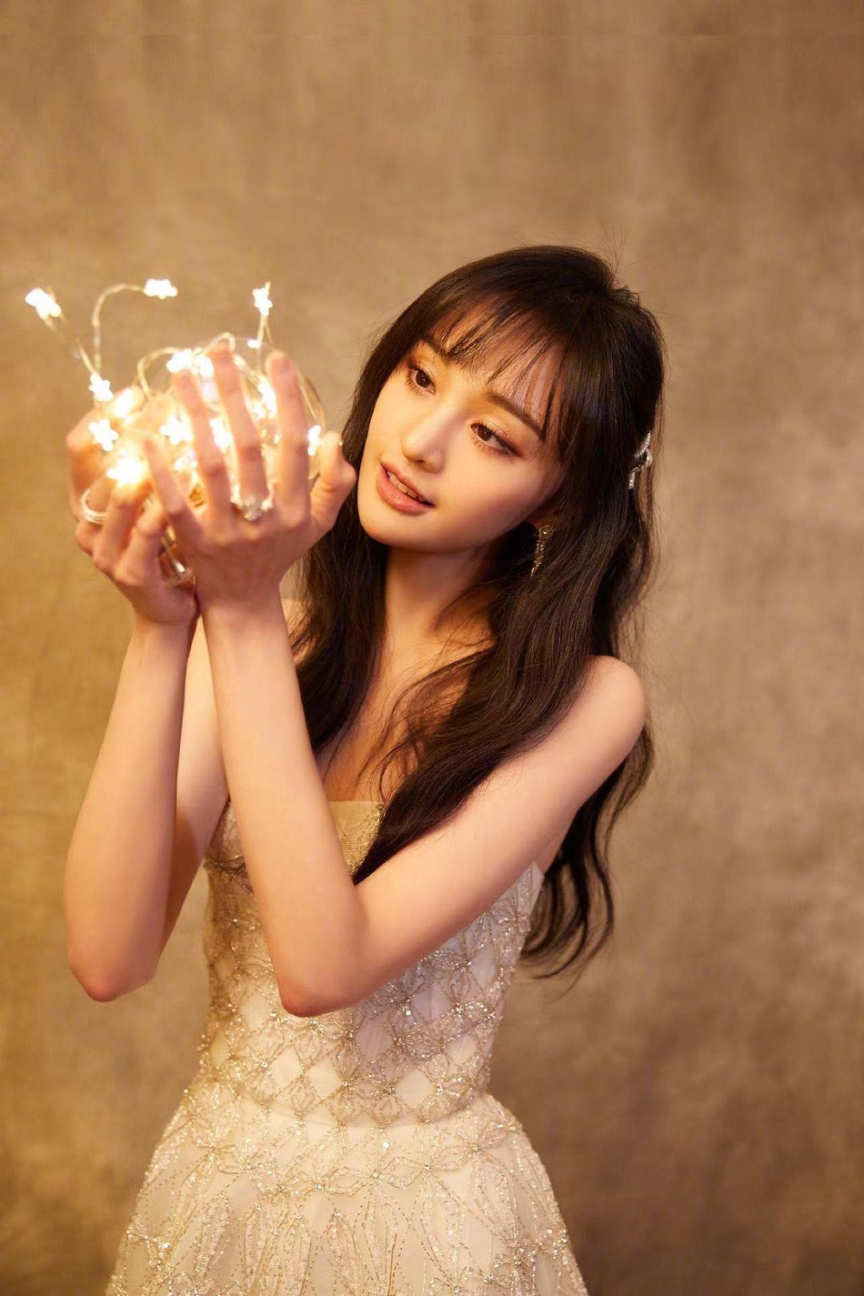 【奇趣网】女星工作室精修哪家强！郑爽王子文王鸥谭松韵等谁赢了