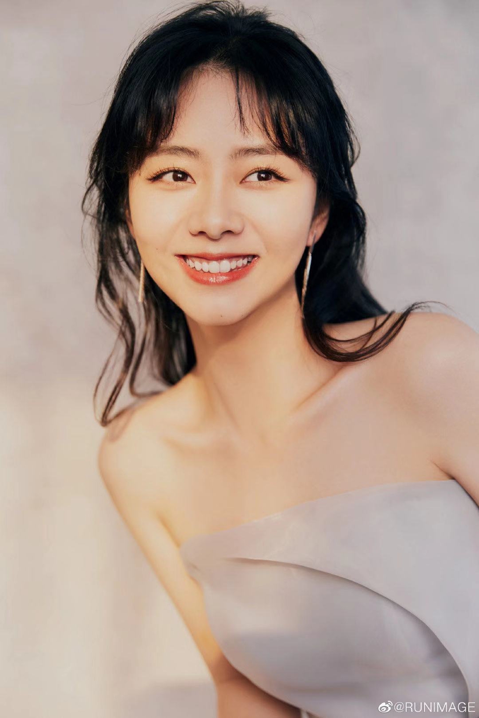 【奇趣网】女星工作室精修哪家强！郑爽王子文王鸥谭松韵等谁赢了