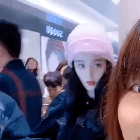 「奇趣网」范冰冰现身日本出席品牌活动 获众人围观星范儿十足