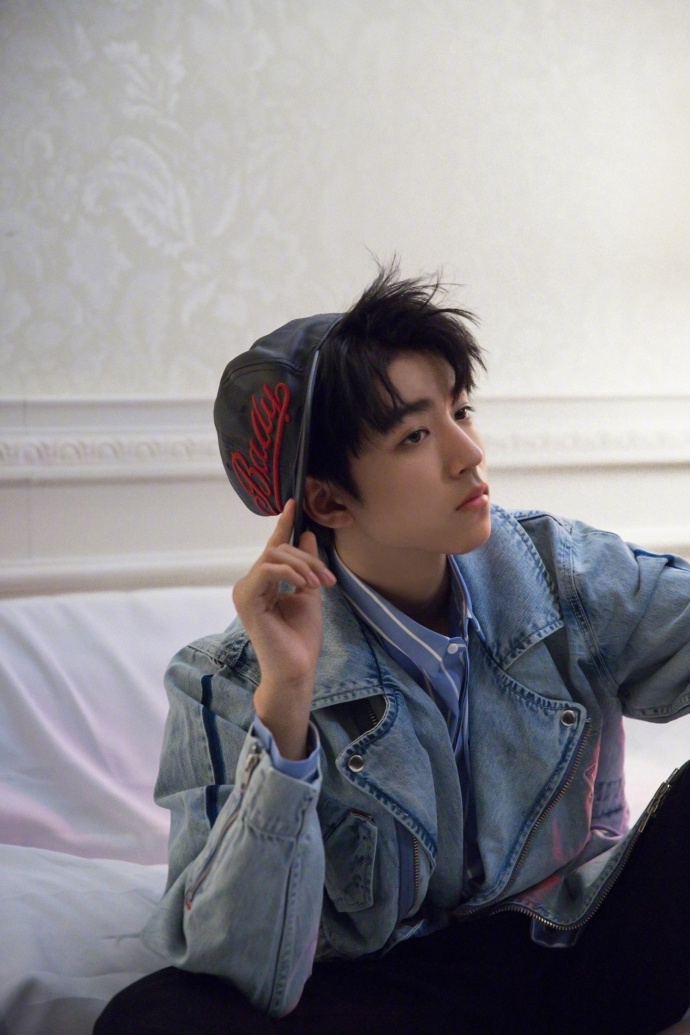 王俊凯图片帅气 XgXl-harvfhu7381936.jpg