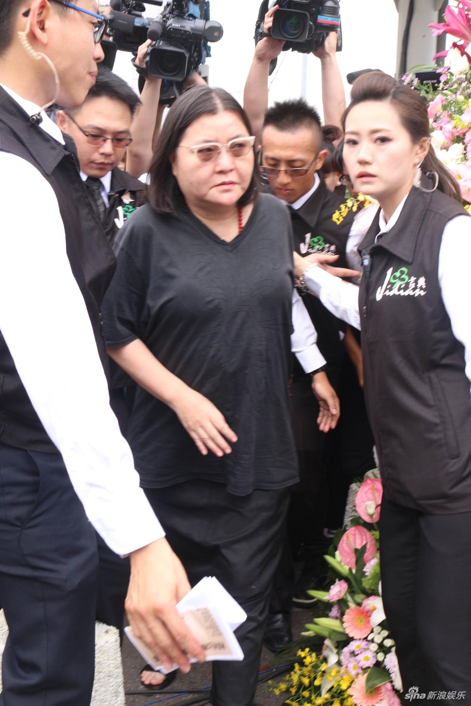 猪哥亮举行告别仪式 众艺人好友到场送别