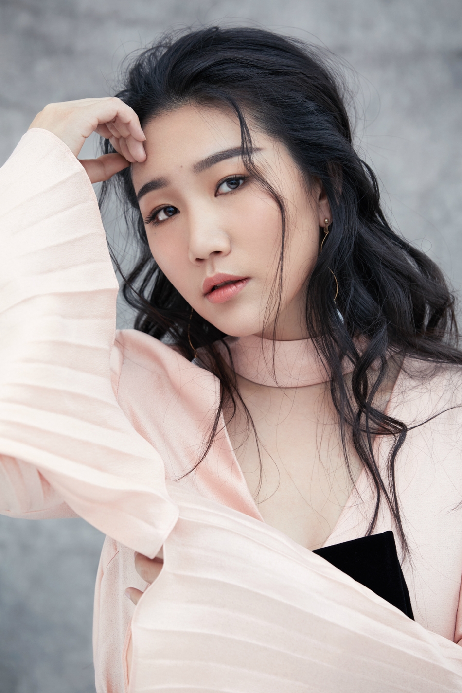 孙露全新唯美写真曝光 新单曲将上线