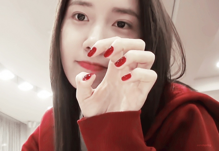 摘   要 秀智,林允儿素颜齐上热搜,林允儿在早前视频中素颜出镜,身穿