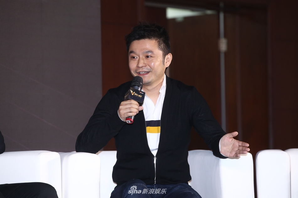 老总主持_鸿星尔克老总图片