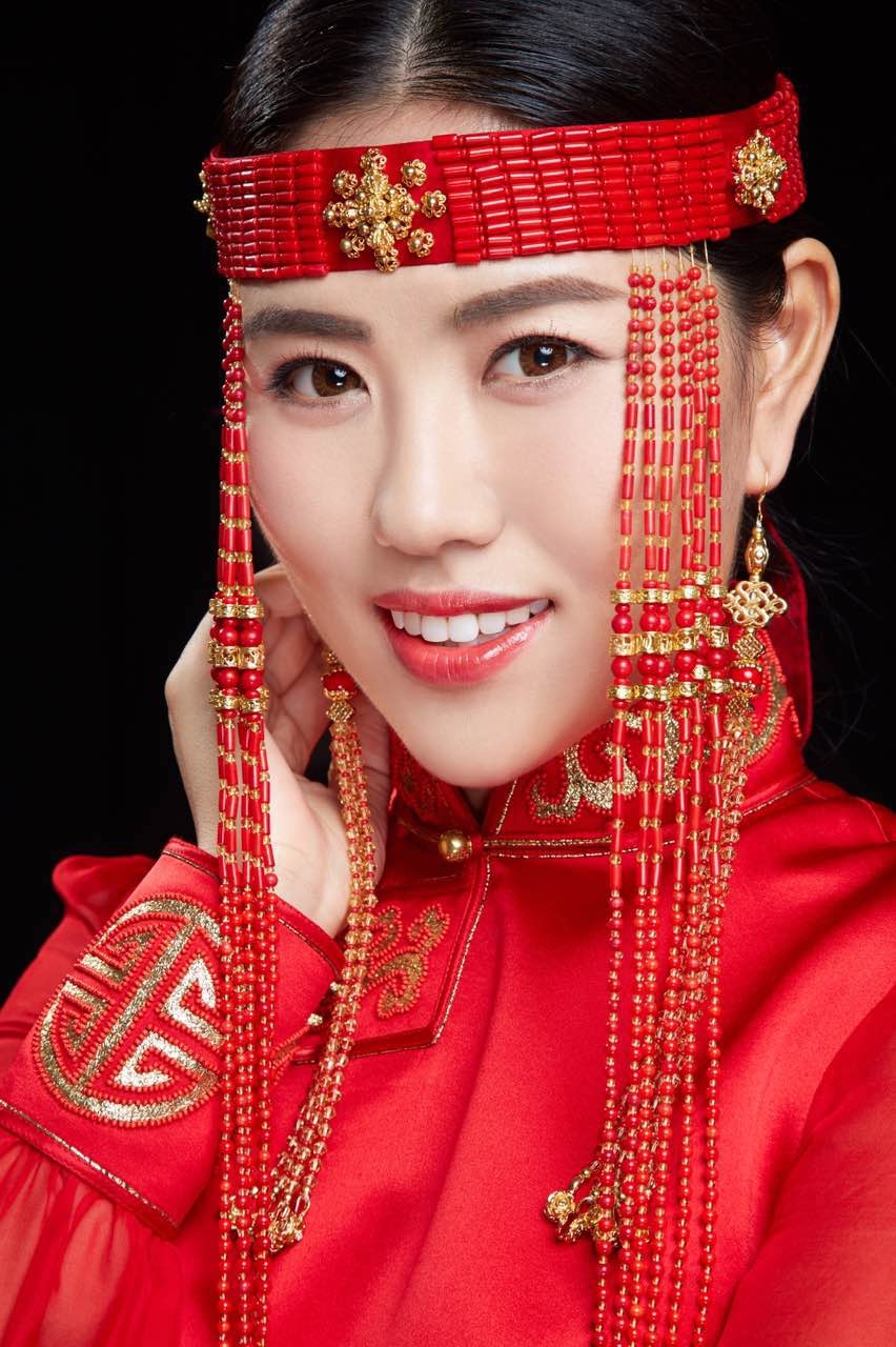 组图:哈布尔《中国美草原美》上线 展对家乡的热爱