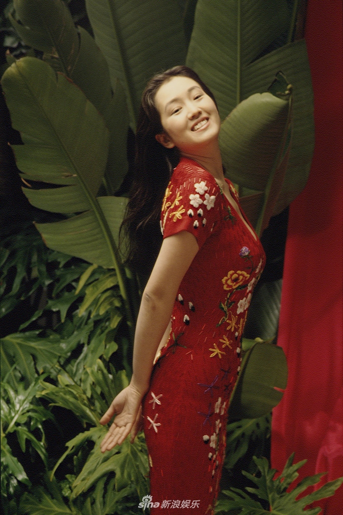 巩利29年前写真曝光（图）