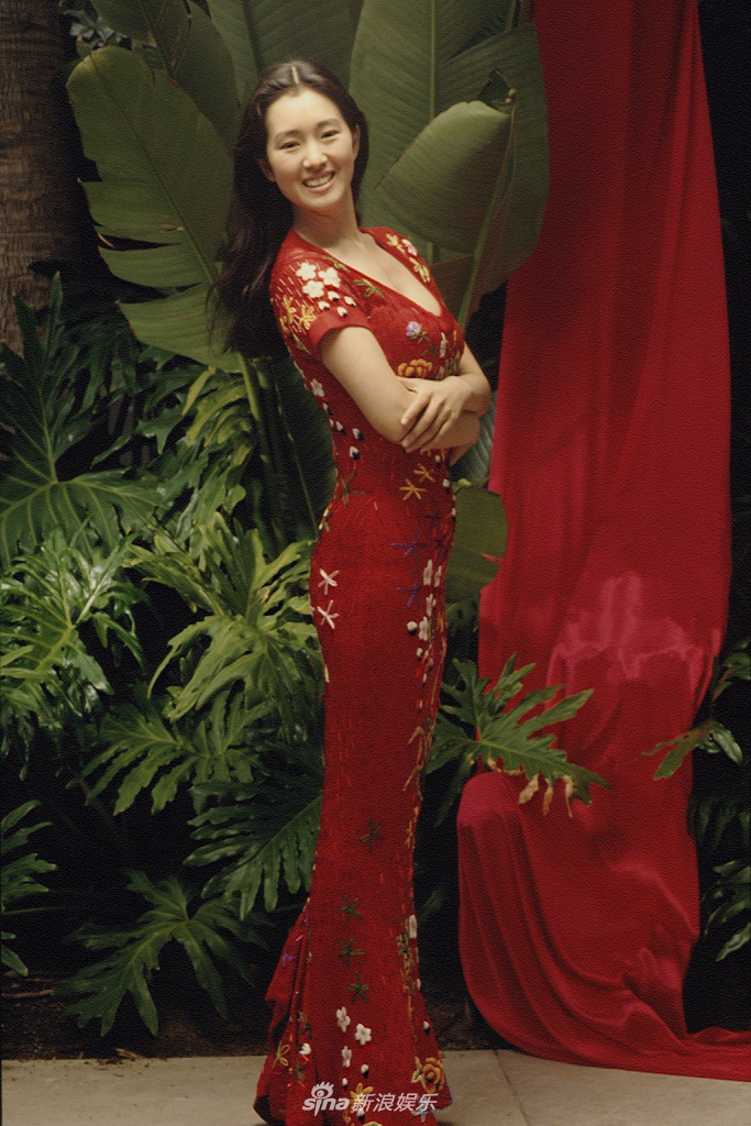 巩利29年前写真曝光（图）