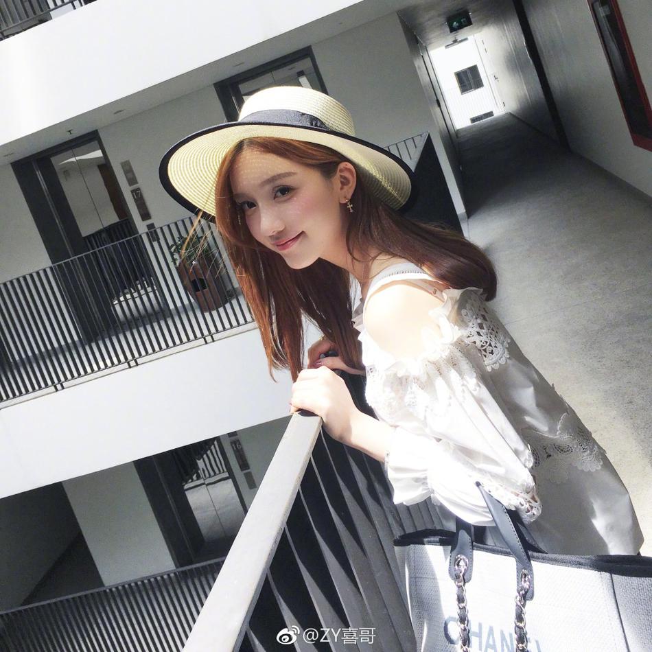 网红喜哥懒理阿娇风波 继续晒街拍美美压马路[10p]