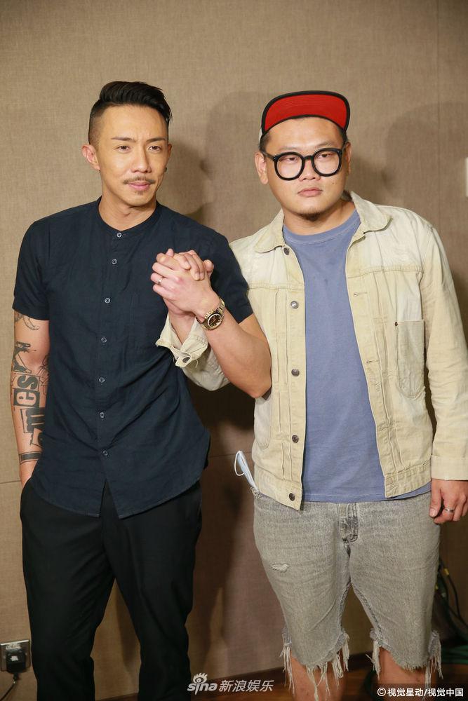 张继聪为电影录音 白只大展歌喉自曝太紧张