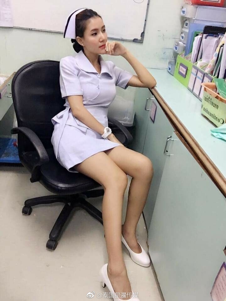 性感美女不穿内衣图片_不准美女穿内衣图片