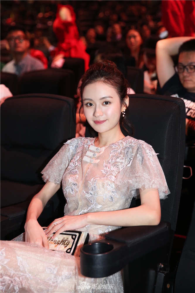 组图:郑合惠子提名最受欢迎女演员 "鲜"美灵动大势可