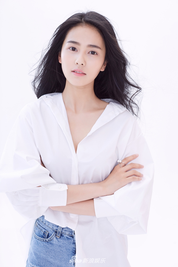 组图:演员白鹿新写真曝光 灵气十足尽显青春活力