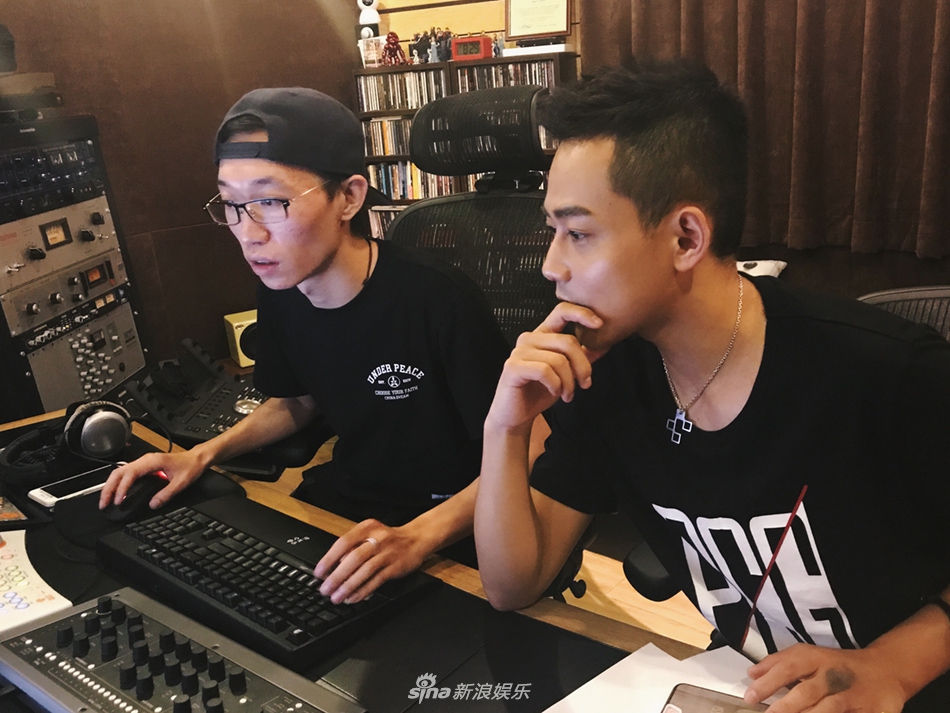 张远最近的歌曲 sddw-fyixhyw7112294.jpg