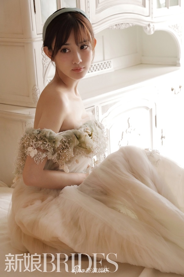 婚纱的诱惑_性感女神透视婚纱诱惑