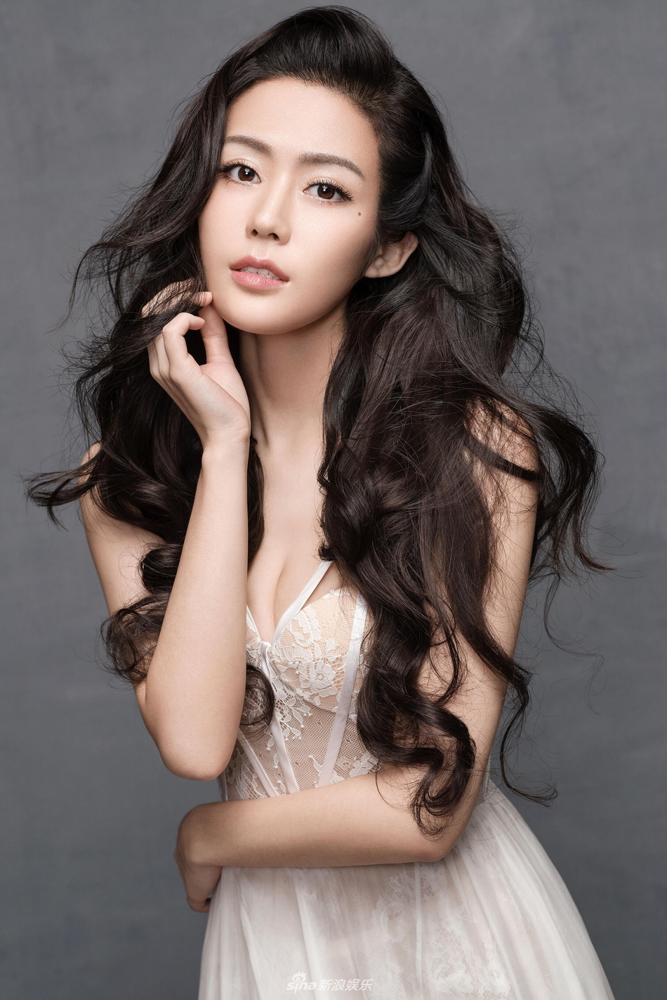 汤晶媚的内衣裤_汤晶媚写个人性感写真(3)