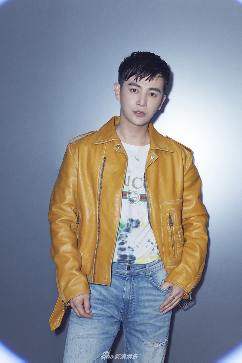 组图:孙坚出席杂志派对 酷帅有型时髦值MAX