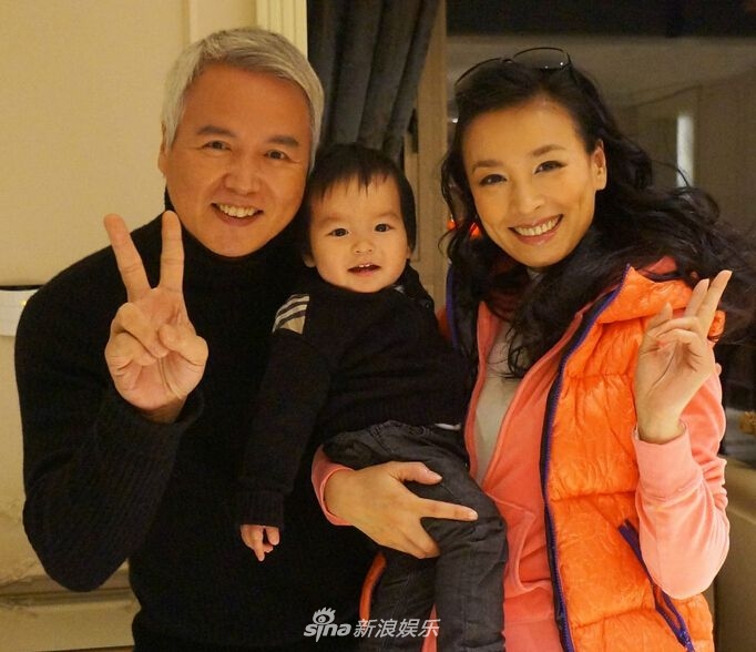 新浪娱乐讯 近日,张庭在微博更新一组女儿和儿子的成长照片,并配文"