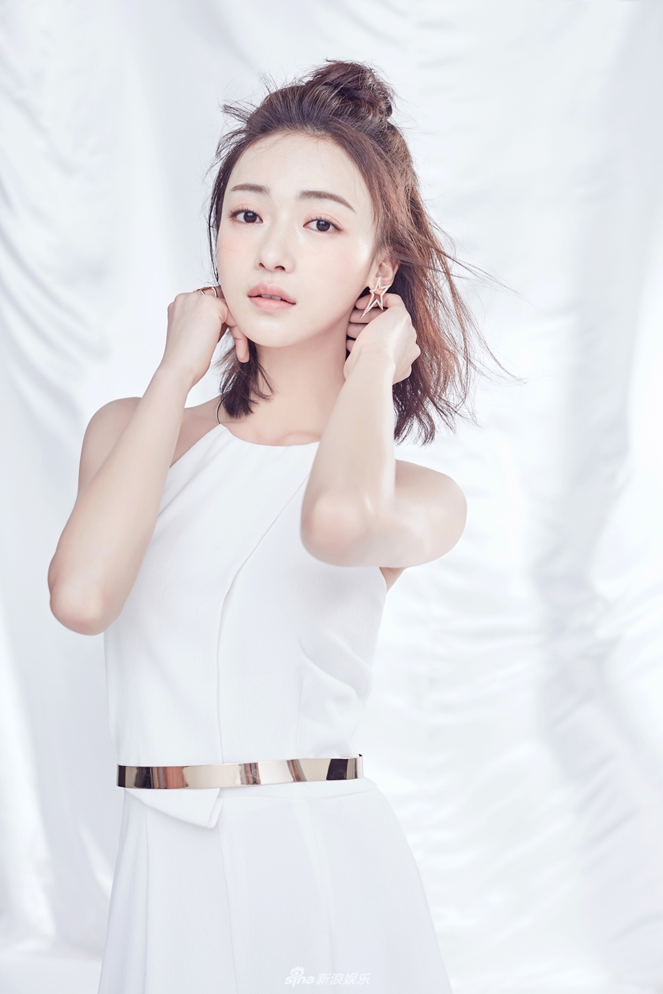 延禧攻略》中出演女主"令妃娘娘"魏璎珞的演员吴谨言一组写真新鲜出炉