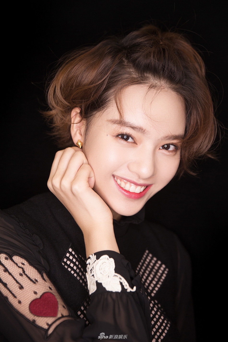 中国内地美女演员张艺上