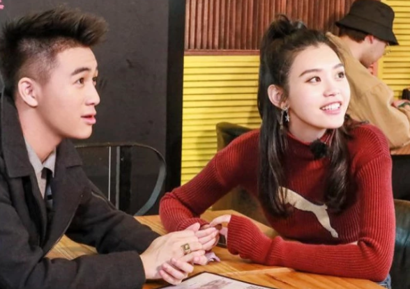 现在都用什么约会 UyHo-hvntnkr0678321.png