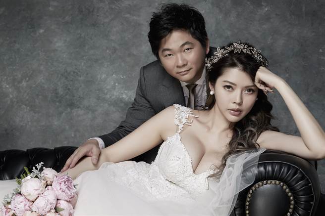 性感婚纱照图片_新娘性感婚纱照