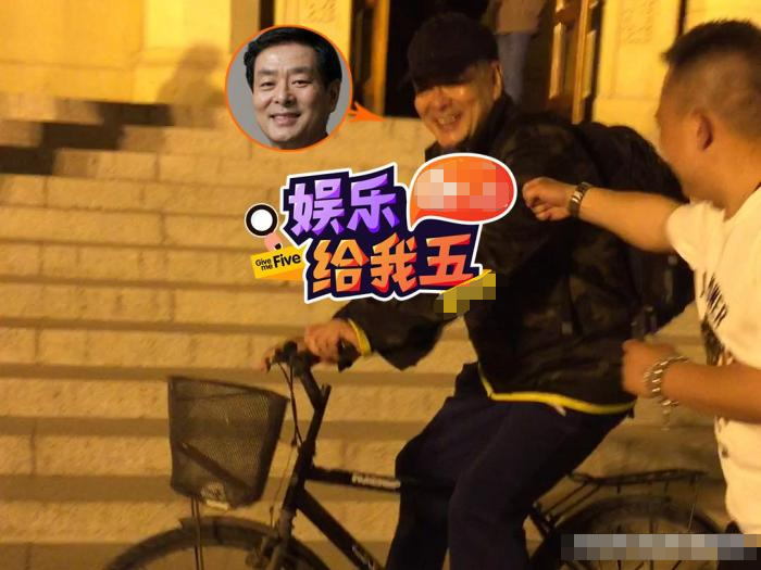 黑色运动风尚，免费观看短剧的魅力，黑色运动风尚下的免费短剧魅力
