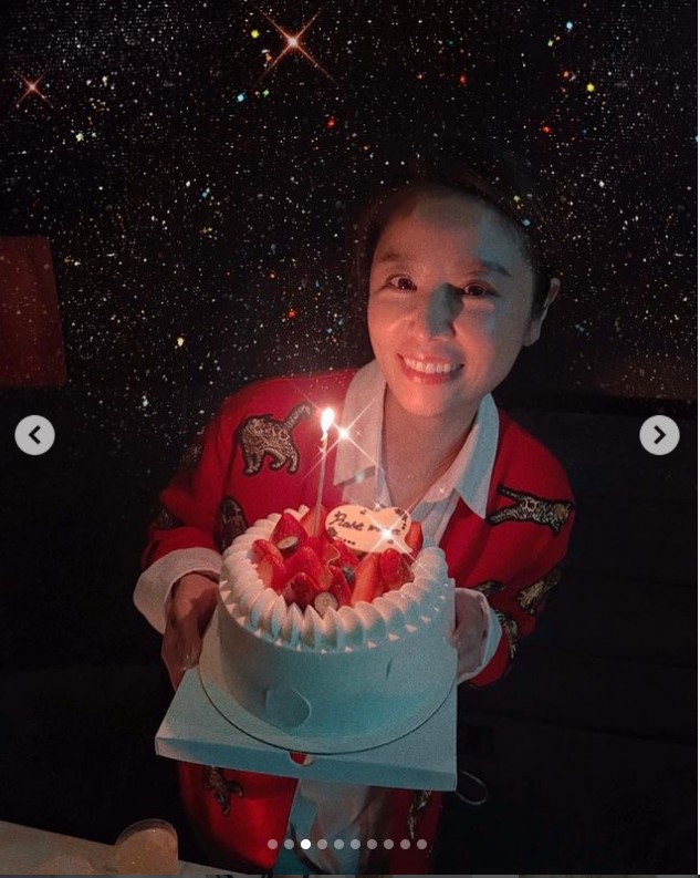 组图：林心如晒46岁庆生现场图 和霍建华贴脸合照幸福甜蜜_2