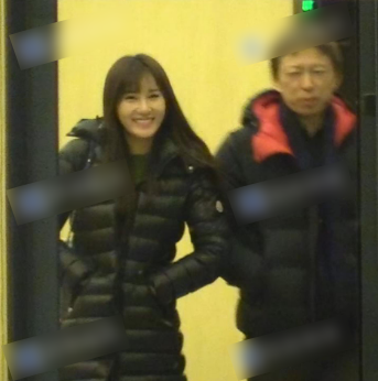 老总和美女亲_美女秘书和公司老总(3)