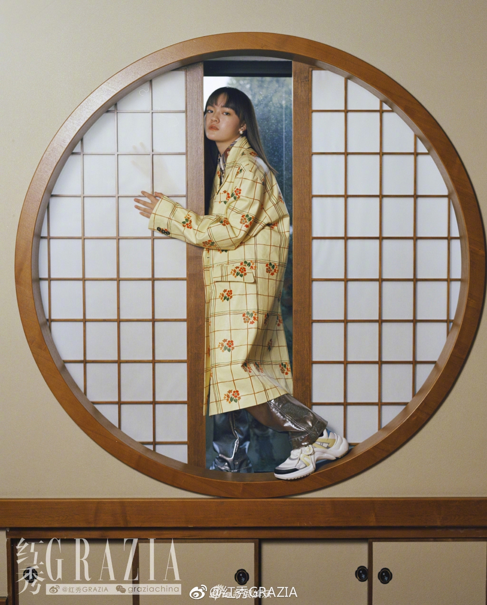 组图:14岁文琪和风大片张力十足 少女的年纪影