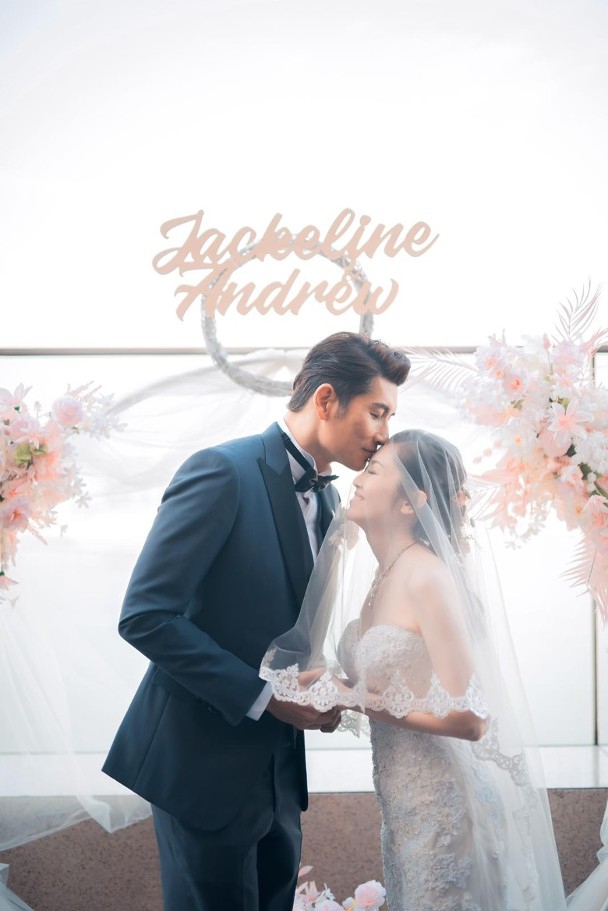 婚纱照平台_婚纱照风格(2)