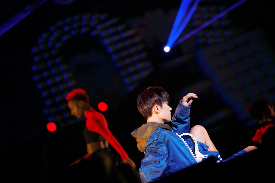 易烊千玺唱的歌现场版 gXQ--fypceiq5991997.jpg