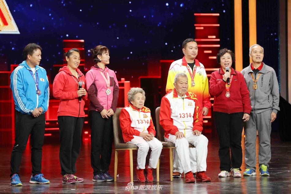 点击图片查看详情 央视1套直播人口_CCTV-1套《人口》栏目主持人李蜜-央视 人口 主持人李蜜担任装(2)