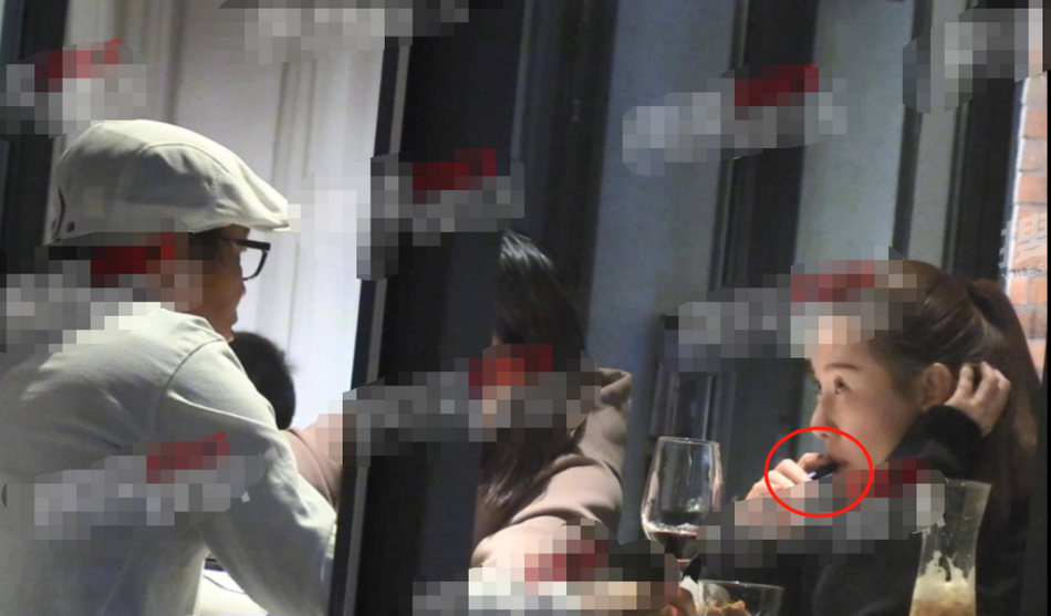 王宝强冯清照片 3b2b-d59677265533e17fbe99ae10b8bc4d4b.png