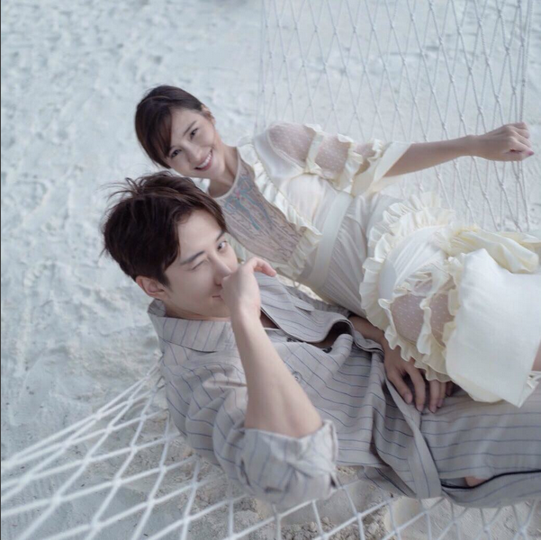 组图:mike李海娜拍写真亲亲抱抱甜齁 网友"求你们结婚吧"_高清图集