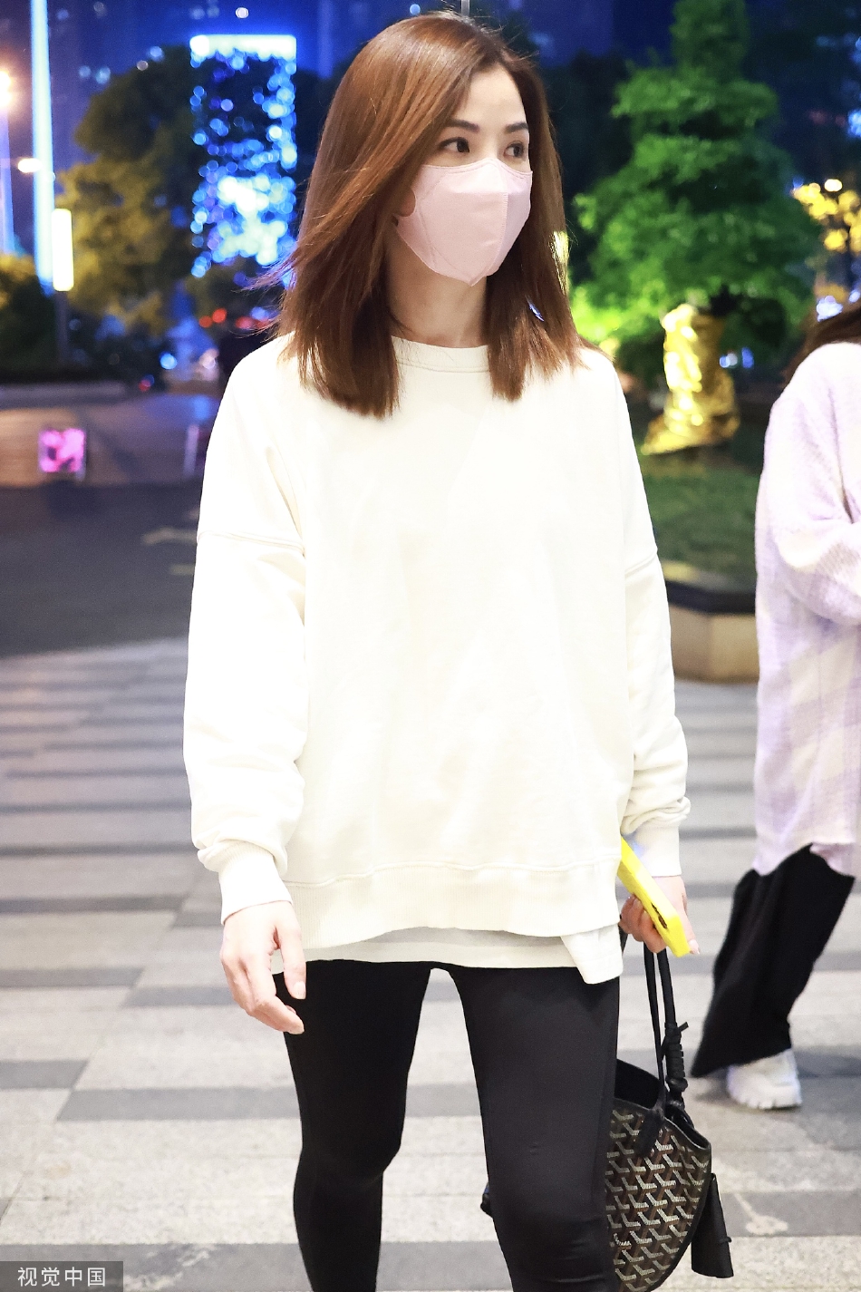 组图:阿sa阿娇毛俊杰《乘风破浪》上班路透姐姐们造型休闲状态佳第3张图片 组图:阿sa阿娇毛俊杰《乘风破浪》上班路透姐姐们造型休闲状态佳第3张图片