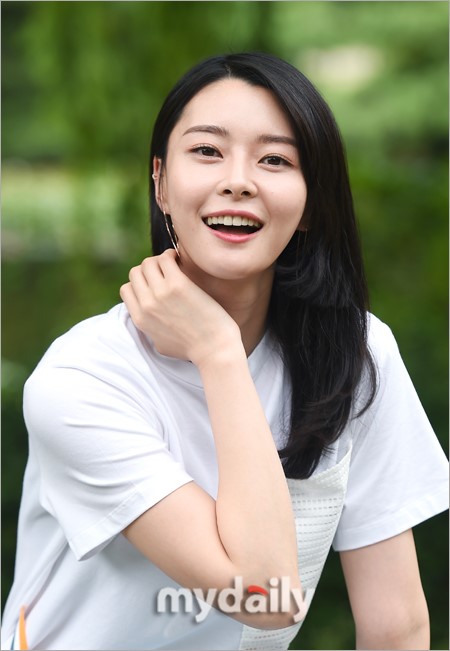 权娜拉少女的世界