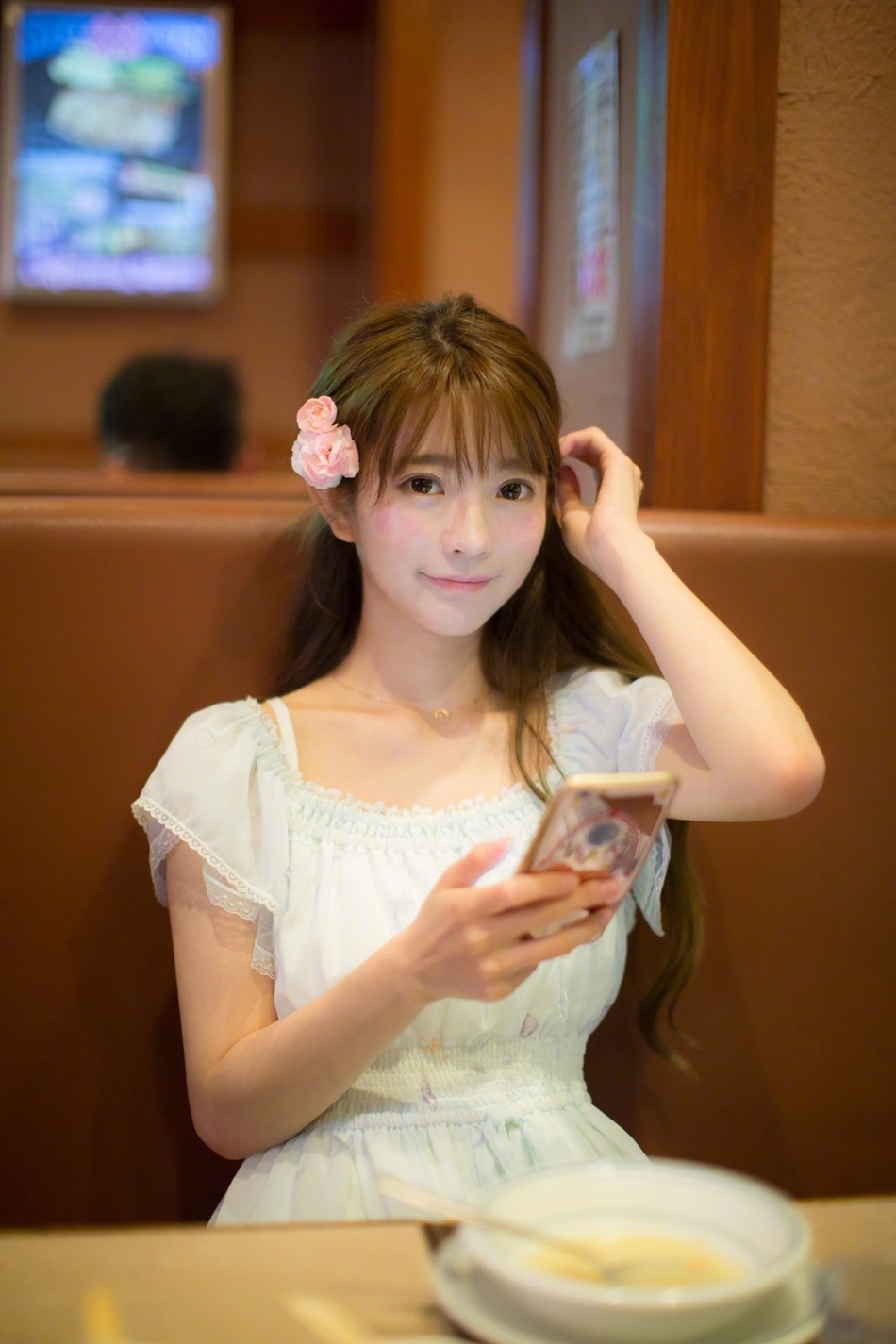 组图:韩国二次元嫩模yurisa晒照 粉肌大眼如芭比