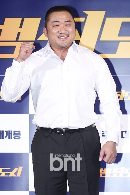 尹启相马东锡等亮相 新片《犯罪都市》将映